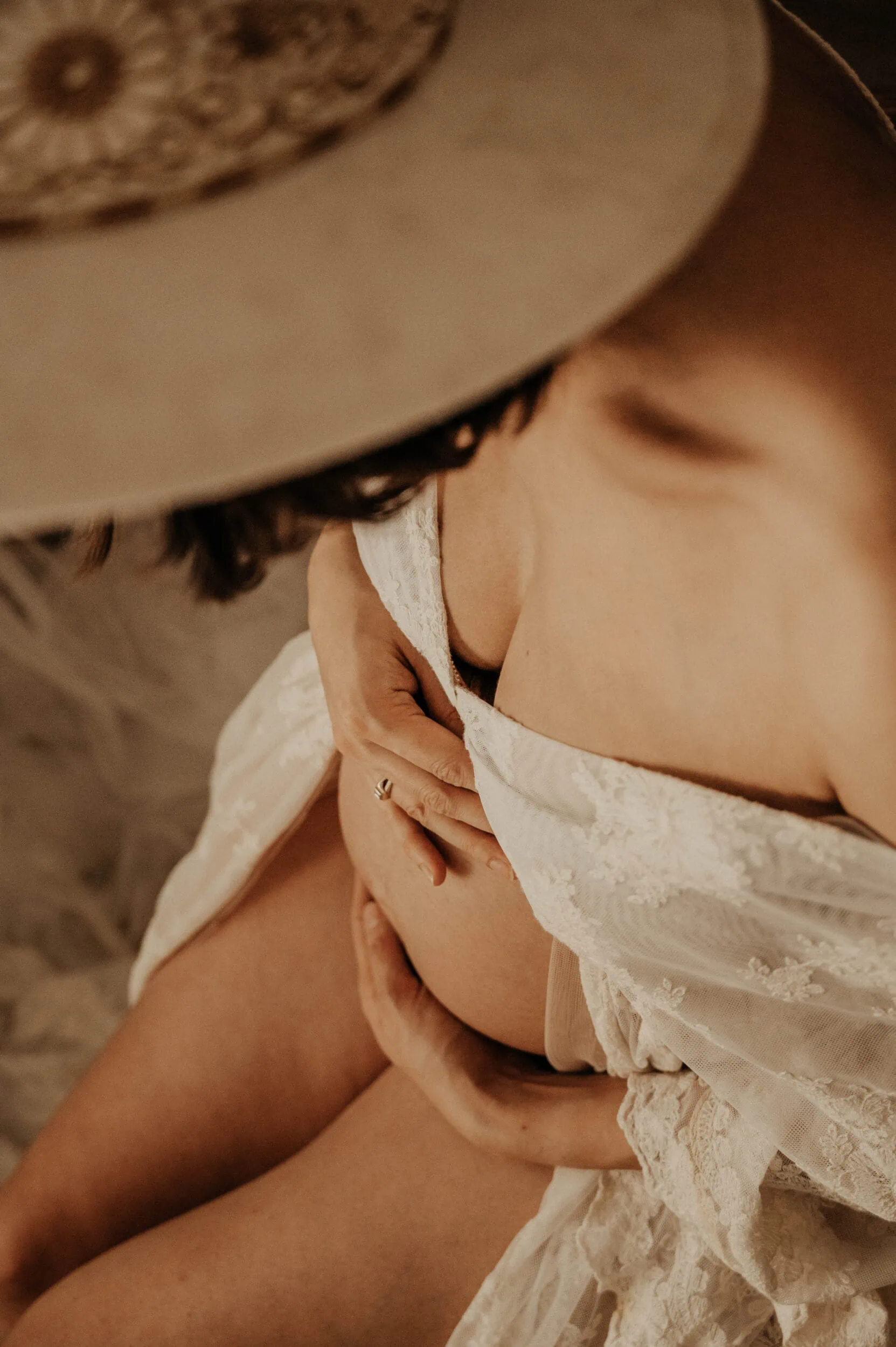 Babybauch Shooting Hannover, Babybauch Shooting Hamburg, Babybauch Shooting Bremen, Babybauch Shooting Wolfsburg, Babybauch Shooting Hildesheim, Babybauch Shooting Lüneburg, Fotoshooting Schwangerschaft, Babybauch Shooting Braunschweig, Babybauch Shooting Salzgitter, Babybauch Shooting Hildesheim, Babybauch Shooting in der Nähe, Babybauchshooting Hamburg Babybauchshooting Bremen, Babybauchshooting Hannover, Babybauchshooting in der Nähe, Schwangerschaft, Schwangerschaftsbauch