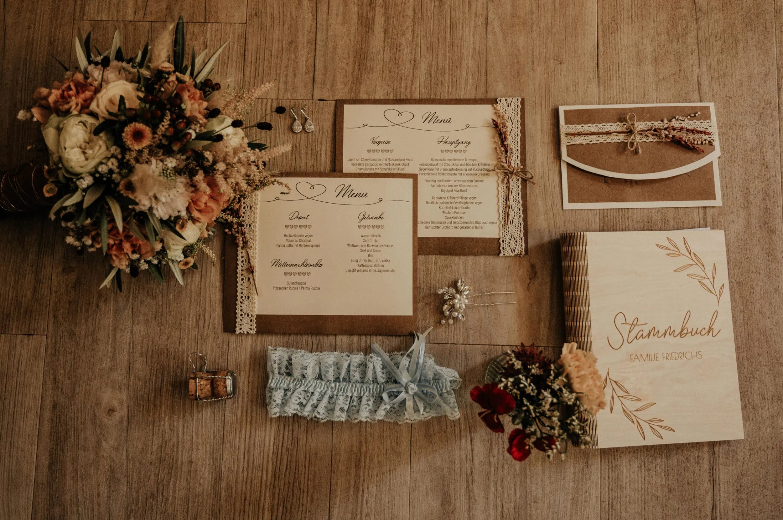 Fotograf Hochzeit Hamburg, Fotograf Hochzeit Bremen, Fotograf Hochzeit Hannover, Hochzeitsfotografie Hamburg, Hochzeitsfotografie Bremen, Hochzeitsfotografie Hannover, Hochzeitsfotografie Wolfsburg, Hochzeitfotografin Hamburg, Hochzeitfotografin Bremen, Hochzeitfotografin Hannover, Hochzeitfotografin Wolfsburg, Hochzeitfotograf Hamburg, Hochzeitfotograf Bremen, Hochzeitsfotografie in der Nähe, Hochzeitsfotograf in der Nähe, Hochzeitfotos, Fotoshooting Hochzeit, Get Ready